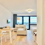 Neu Modernes In Lage, Free Parking Max 1,65m Höhe Und 1,8m Breite *