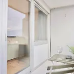 Neu Modernes In Lage, Free Parking Max 1,65m Höhe Und 1,8m Breite