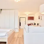Neu Modernes In Lage, Free Parking Max 1,65m Höhe Und 1,8m Breite *