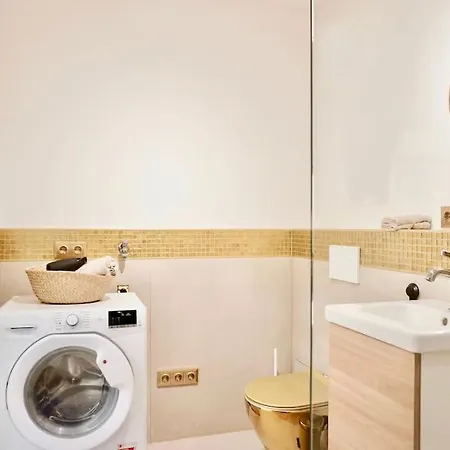 Neu Modernes In Lage, Free Parking Max 1,65m Hoehe Und 1,8m Breite * Karlsruhe