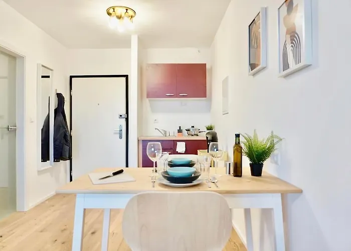 Neu Modernes In Lage, Free Parking Max 1,65m Hoehe Und 1,8m Breite * Karlsruhe