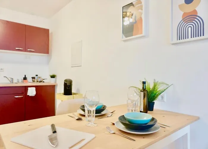 Apartamento Neu Modernes In Lage, Free Parking Max 1,65m Hoehe Und 1,8m Breite