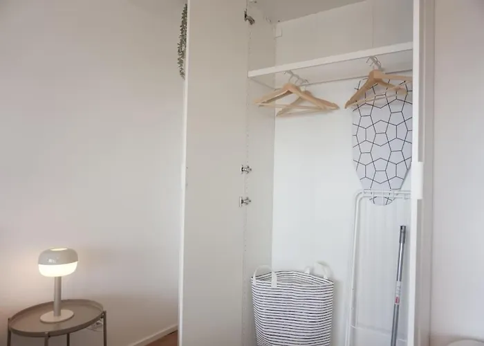 Neu Modernes In Lage, Free Parking Max 1,65m Hoehe Und 1,8m Breite Apartamento