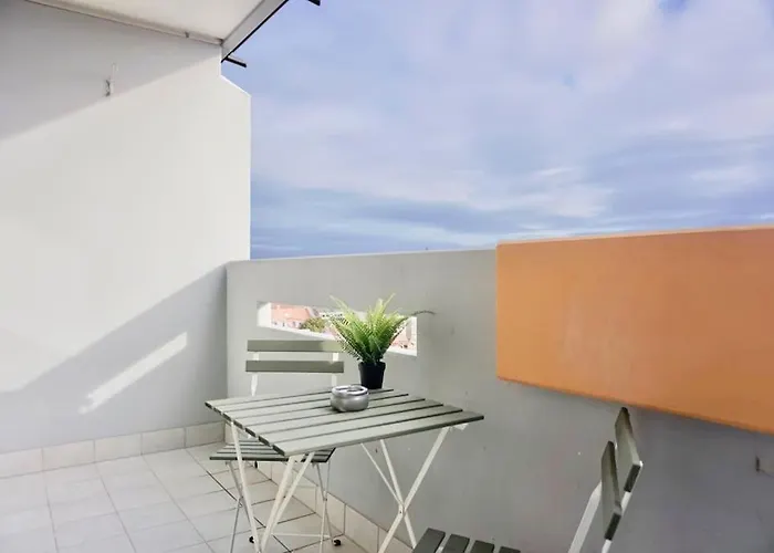 Neu Modernes In Lage, Free Parking Max 1,65m Hoehe Und 1,8m Breite Apartamento *