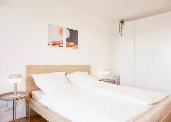 Neu Modernes In Lage, Free Parking Max 1,65m Hoehe Und 1,8m Breite *